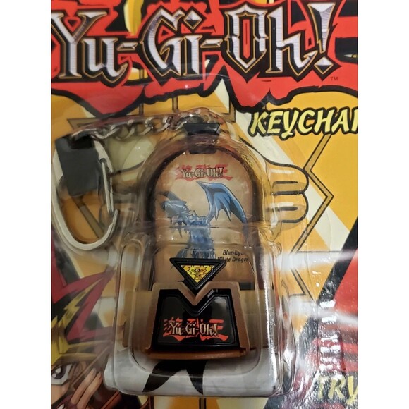 Yu-Gi-Oh! Series 1 SET of (4) 1996 Duel Monster Spin Keychains - NEW - Picture 5 of 15